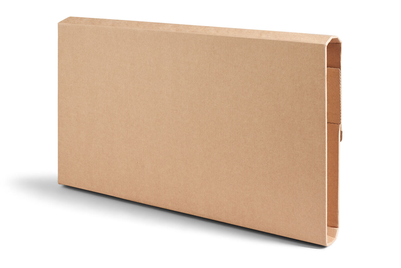 Eine neutrale, braune Verpackung für CEWE Produkte.